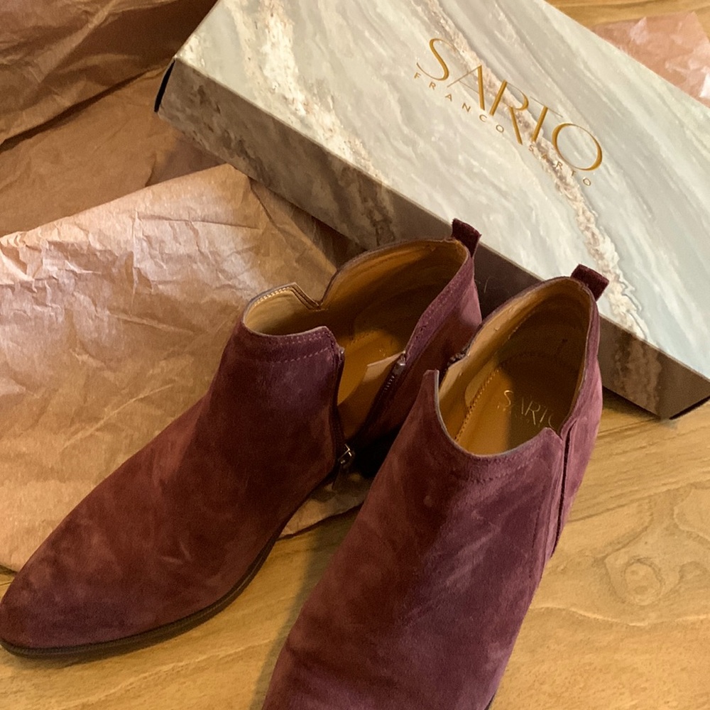 Franco Sarto Paivley Boot in Dark Burgundy Suede (size 9)